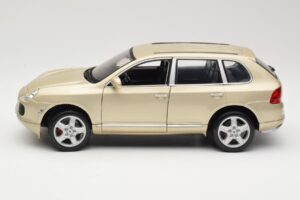 Porsche Cayenne S 955 Beige Maisto 1:18 WAPC2100213 Pressofusione — immagine 4 di 8