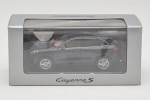 Porsche Cayenne 958 S Blue Metallic Minichamps 1:43 WAP0200060E Pressofusione — immagine 4 di 4