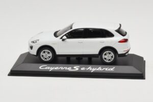 Porsche Cayenne 958 S e-Hybrid Bianco Minichamps 1:43 WAP0200040E Pressofusione