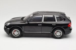 Porsche Cayenne Turbo 957 Nero Norev 1:18 WAP02112317 Pressofusione — immagine 4 di 8