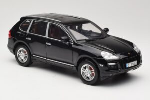 Porsche Cayenne Turbo 957 Nero Norev 1:18 WAP02112317 Pressofusione — immagine 6 di 8