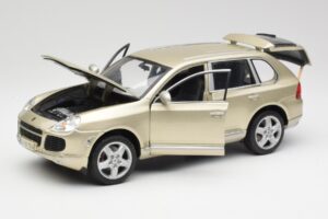 Porsche Cayenne Turbo 955 Beige Maisto 1:18 WAP02100113 Pressofusione — immagine 2 di 8