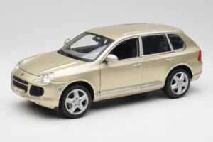 Porsche Cayenne Turbo 955 Beige Maisto 1:18 WAP02100113 Pressofusione