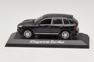 Porsche Cayenne Turbo Dark Green Metallic Minichamps 1:43 WAP02061117 Pressofusione