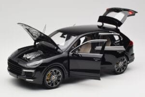 Porsche Cayenne Turbo S 958 Black Metallic Minichamps 1:18 110064000 Pressofusione — immagine 2 di 8