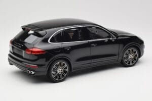Porsche Cayenne Turbo S 958 Black Metallic Minichamps 1:18 110064000 Pressofusione — immagine 3 di 8