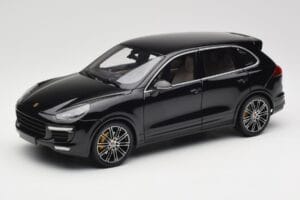 Porsche Cayenne Turbo S 958 Black Metallic Minichamps 1:18 110064000 Pressofusione