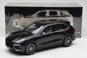 Porsche Cayenne Turbo S 958 Black Metallic Minichamps 1:18 110064000 Pressofusione — immagine 8 di 8