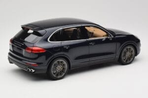 Porsche Cayenne Turbo S 958 Blue Metallic Minichamps 1:18 110064001 Pressofusione — immagine 3 di 8