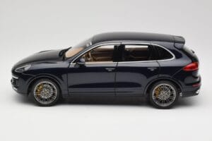 Porsche Cayenne Turbo S 958 Blue Metallic Minichamps 1:18 110064001 Pressofusione — immagine 4 di 8