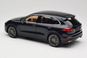 Porsche Cayenne Turbo S 958 Blue Metallic Minichamps 1:18 110064001 Pressofusione — immagine 7 di 8