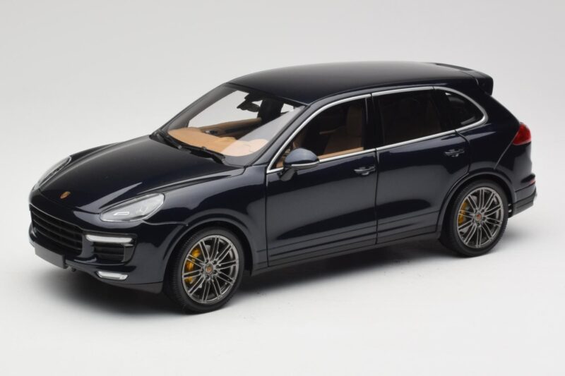 Porsche Cayenne Turbo S 958 Blue Metallic Minichamps 1:18 110064001 Pressofusione