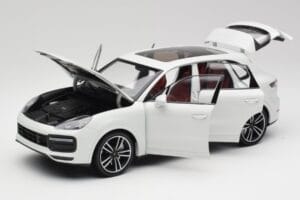 Porsche Cayenne 9YA Turbo Bianco Metallic Minichamps 1:18 155042560 Pressofusione — immagine 2 di 8