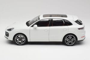 Porsche Cayenne 9YA Turbo Bianco Metallic Minichamps 1:18 155042560 Pressofusione — immagine 4 di 8