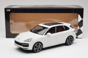 Porsche Cayenne 9YA Turbo Bianco Metallic Minichamps 1:18 155042560 Pressofusione — immagine 8 di 8