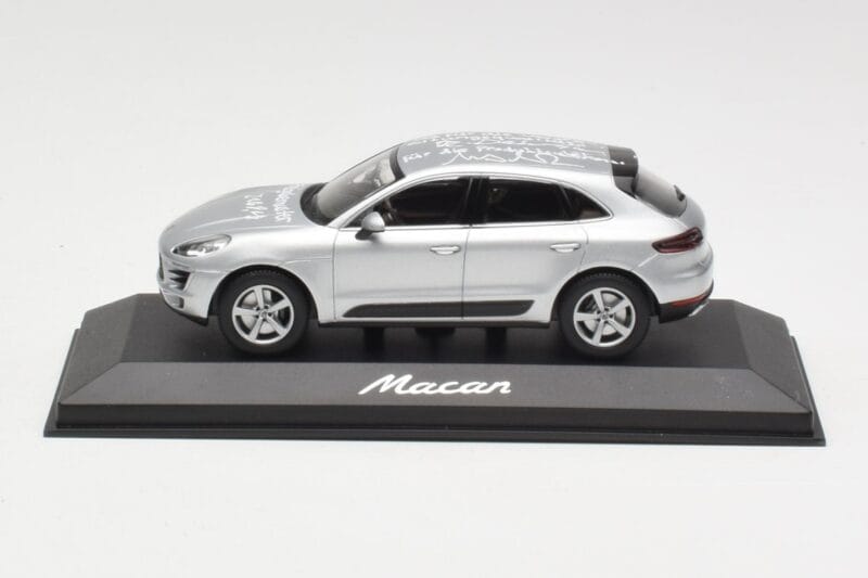 Porsche Macan 95B Silver Grey Metallic Prototipo Minichamps 1:43 WAP0201540E Pressofusione