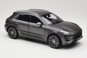 Porsche Macan Turbo 95B Grey Metallic Minichamps 1:18 110062501 Pressofusione — immagine 6 di 8