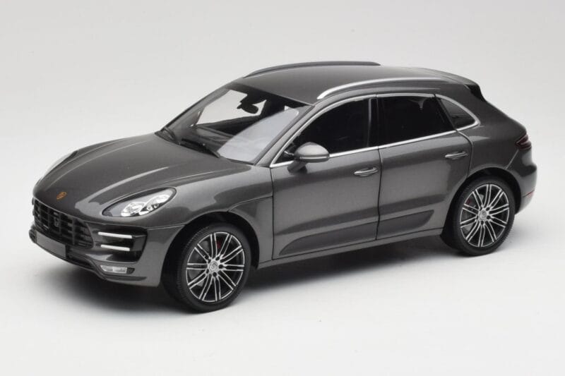 Porsche Macan Turbo 95B Grey Metallic Minichamps 1:18 110062501 Pressofusione