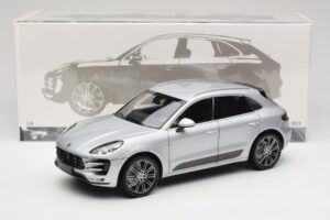 Porsche Macan Turbo 95B Argento Minichamps 1:18 110062504 Pressofusione — immagine 8 di 8