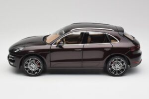 Porsche Macan 95B Turbo Mogano Metallizzato Minichamps 1:18 110062500 Pressofusione — immagine 4 di 8