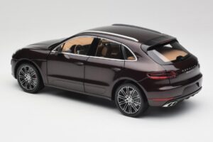 Porsche Macan 95B Turbo Mogano Metallizzato Minichamps 1:18 110062500 Pressofusione — immagine 7 di 8