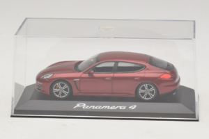 Porsche Panamera 970 4 Red Metallic Minichamps 1:43 WAP0201250E Pressofusione — immagine 4 di 5