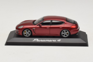 Porsche Panamera 970 4 Red Metallic Minichamps 1:43 WAP0201250E Pressofusione