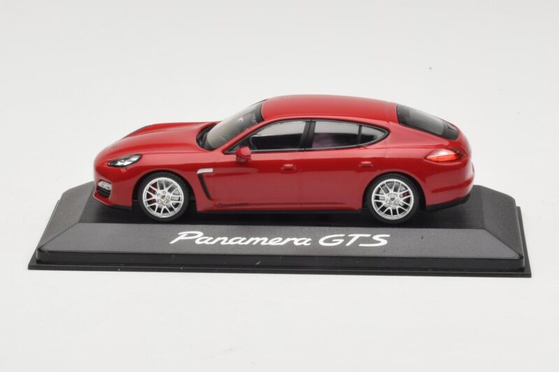 Porsche Panamera 970 GTS Rosso Minichamps 1:43 WAP0200230C Pressofusione