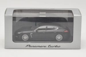 Porsche Panamera 970 Turbo Matt Black Minichamps 1:43 WAP0200270C Pressofusione — immagine 4 di 4