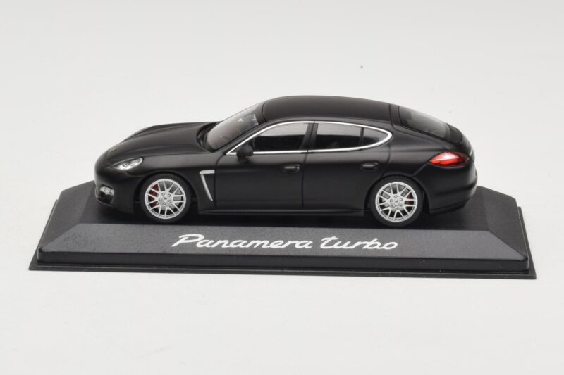 Porsche Panamera 970 Turbo Matt Black Minichamps 1:43 WAP0200270C Pressofusione