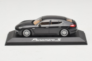 Porsche Panamera 970 S Grey Metallic Minichamps 1:43 WAP02000219 Pressofusione