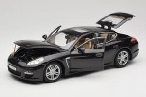 Porsche Panamera Turbo 970 Nero Maisto 1:18 36197 Pressofusione — immagine 2 di 8