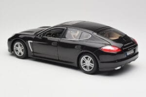 Porsche Panamera Turbo 970 Nero Maisto 1:18 36197 Pressofusione — immagine 7 di 8