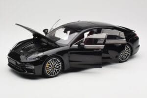 Porsche Panamera 971 Turbo S Nero Metallic Minichamps 1:18 113061076 Pressofusione — immagine 2 di 8