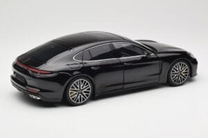 Porsche Panamera 971 Turbo S Nero Metallic Minichamps 1:18 113061076 Pressofusione — immagine 3 di 8