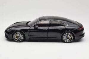 Porsche Panamera 971 Turbo S Blu Metallic Minichamps 1:18 113061075 Pressofusione — immagine 4 di 8