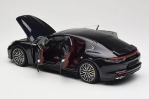 Porsche Panamera 971 Turbo S Blu Metallic Minichamps 1:18 113061075 Pressofusione — immagine 5 di 8