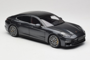 Porsche Panamera 971 Turbo S Grey Metallic Minichamps 1:18 113061073 Pressofusione — immagine 6 di 8