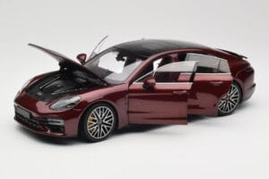 Porsche Panamera 971 Turbo S Rosso Metallic Minichamps 1:18 113061077 Pressofusione — immagine 2 di 8