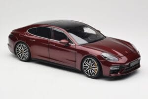 Porsche Panamera 971 Turbo S Rosso Metallic Minichamps 1:18 113061077 Pressofusione — immagine 6 di 8
