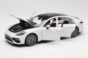 Porsche Panamera 971 Turbo S Bianco Metallic Minichamps 1:18 113061074 Pressofusione — immagine 2 di 8