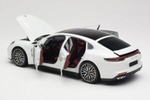 Porsche Panamera 971 Turbo S Bianco Metallic Minichamps 1:18 113061074 Pressofusione — immagine 5 di 8