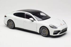 Porsche Panamera 971 Turbo S Bianco Metallic Minichamps 1:18 113061074 Pressofusione — immagine 6 di 8