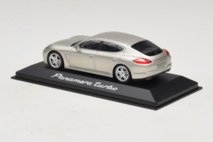 Porsche Panamera 970 Turbo Argento Minichamps 1:43 WAP02000519 Pressofusione — immagine 3 di 5