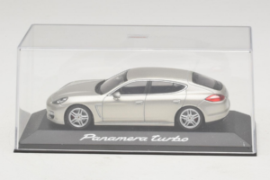 Porsche Panamera 970 Turbo Argento Minichamps 1:43 WAP02000519 Pressofusione — immagine 4 di 5