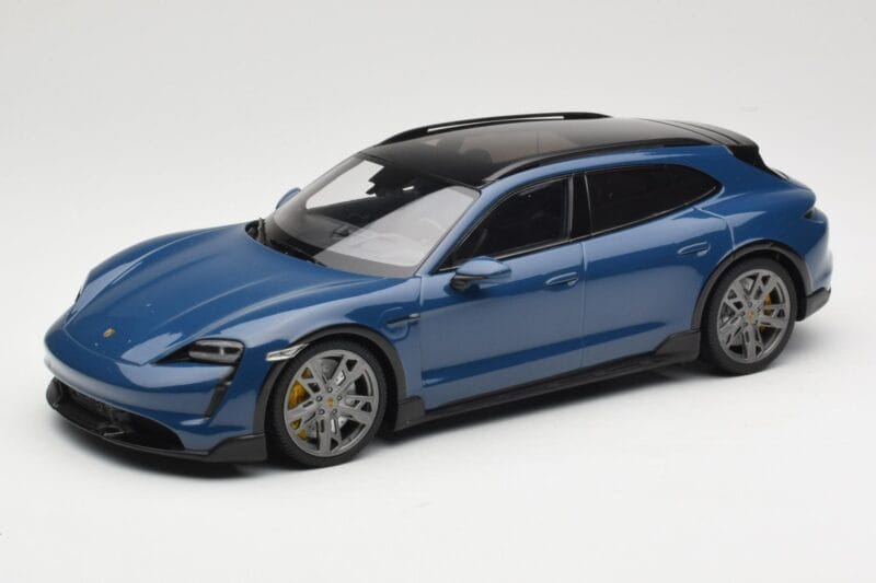 Porsche Taycan J1 Turbo S Cross Turismo Blu Minichamps 1:18 155069301 Pressofusione