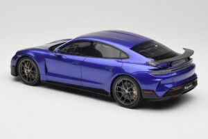 Porsche Taycan J1 Turbo GT Purple Sky Metallic GT Spirit 1:18 GT520 Resina — immagine 5 di 6