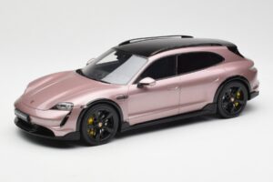 Porsche Taycan Turbo S Cross Turismo Rosa Metallizzato GT Spirit 1:18 GT440 Resina
