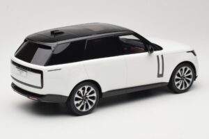 Land Rover Range Rover L460 P530 Autobiography Fuji White GT Spirit 1:18 GT533 Resina — immagine 2 di 6