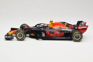 Red Bull Racing RB16 #23 A. Albon 4th Place Styrian GP 2020 Minichamps 1:18 110200223 Pressofusione — immagine 3 di 6